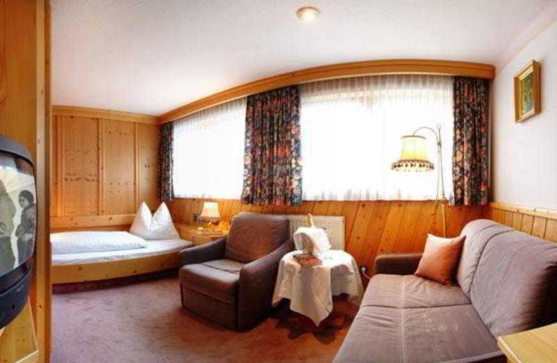 Hotel Alpina Seefeld in Tirol Zimmer foto